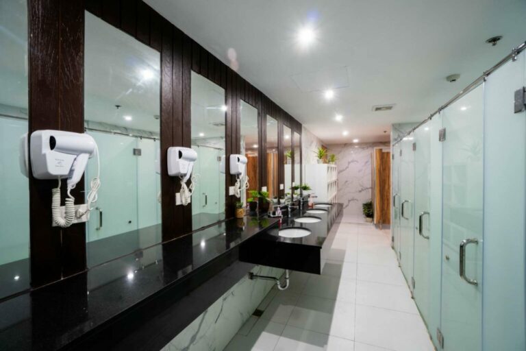 QQ Shower room
