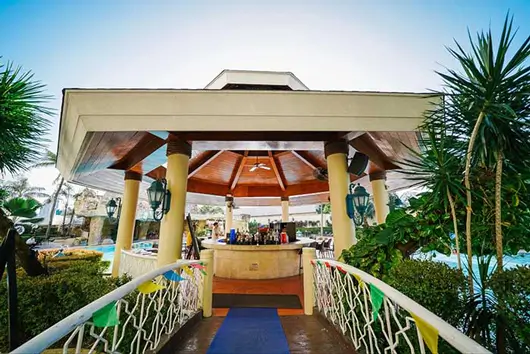 Waterfront Cebu City Hotel bar